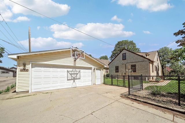 1525 Asbury Street, Saint Paul, MN 55108