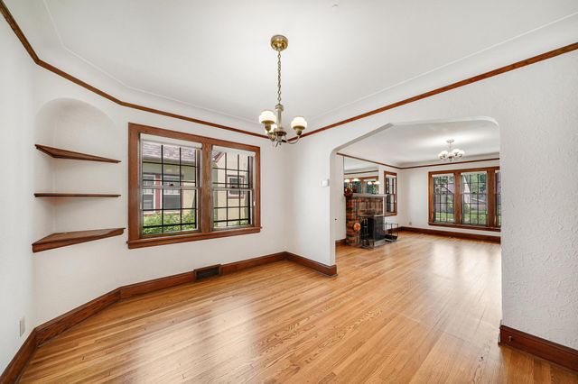 1525 Asbury Street, Saint Paul, MN 55108