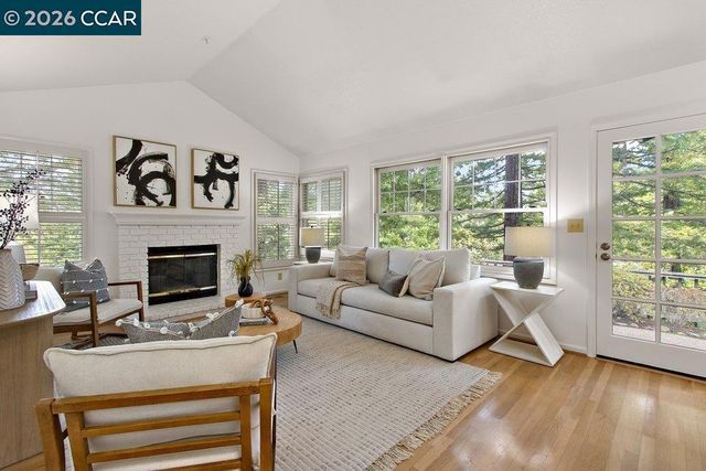 1901 Lakeshire Dr, Walnut Creek, CA 94595