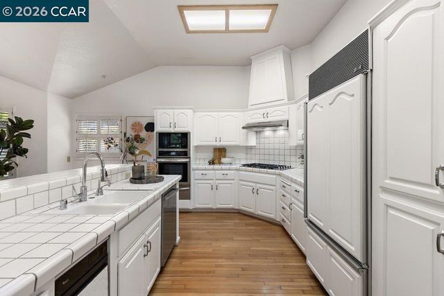 1901 Lakeshire Dr, Walnut Creek, CA 94595