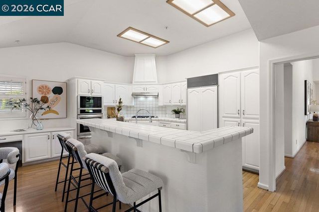 1901 Lakeshire Dr, Walnut Creek, CA 94595