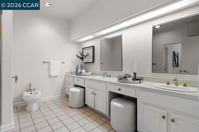 1901 Lakeshire Dr, Walnut Creek, CA 94595