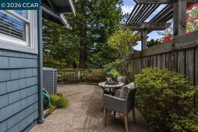 1901 Lakeshire Dr, Walnut Creek, CA 94595