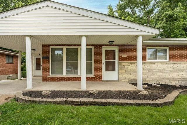 275 Paul Avenue, Florissant, MO 63031