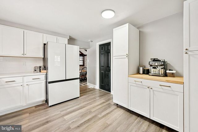 108 RADIX RD, Williamstown, NJ 08094