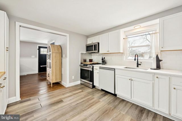 108 RADIX RD, Williamstown, NJ 08094