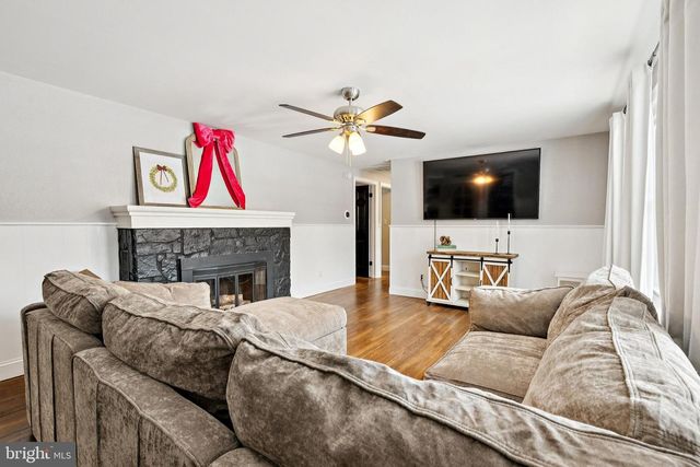 108 RADIX RD, Williamstown, NJ 08094