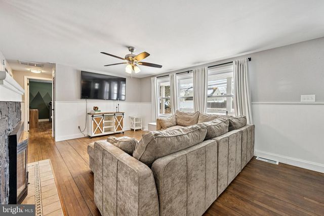 108 RADIX RD, Williamstown, NJ 08094