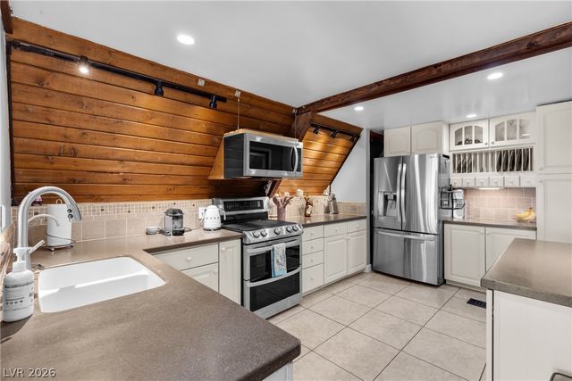 8370 Avery Street, Las Vegas, NV 89161