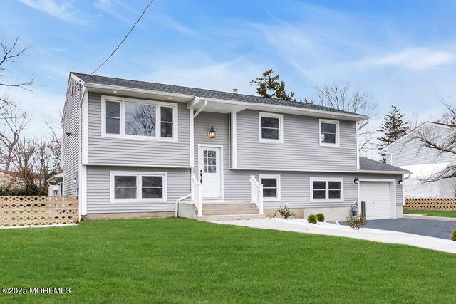 107 Oak Hill Drive, Toms River, NJ 08753