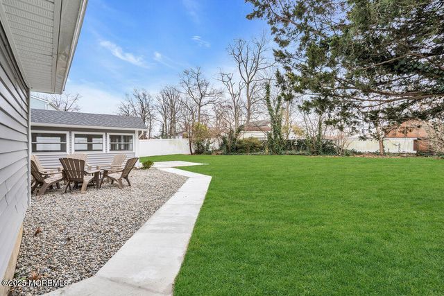 107 Oak Hill Drive, Toms River, NJ 08753