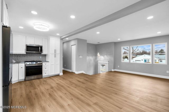 107 Oak Hill Drive, Toms River, NJ 08753