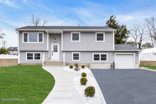 107 Oak Hill Drive, Toms River, NJ 08753