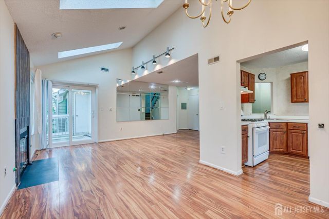 2 Farnham Square, Sayreville, NJ 08859