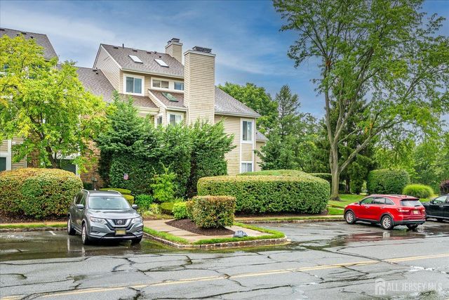 2 Farnham Square, Sayreville, NJ 08859