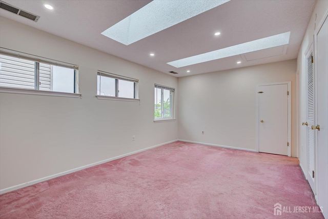 2 Farnham Square, Sayreville, NJ 08859
