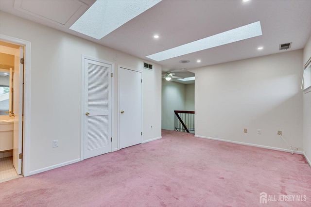 2 Farnham Square, Sayreville, NJ 08859