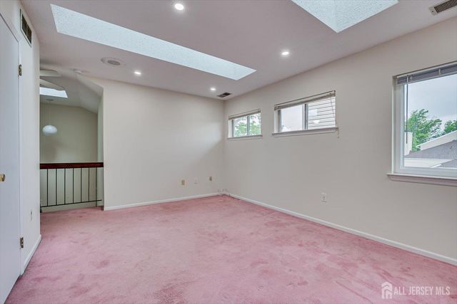 2 Farnham Square, Sayreville, NJ 08859