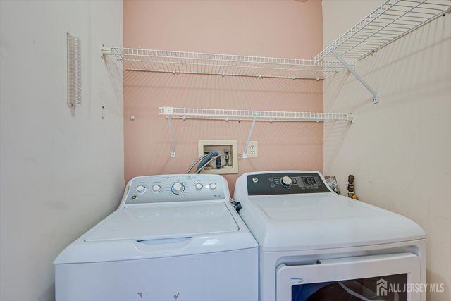 2 Farnham Square, Sayreville, NJ 08859
