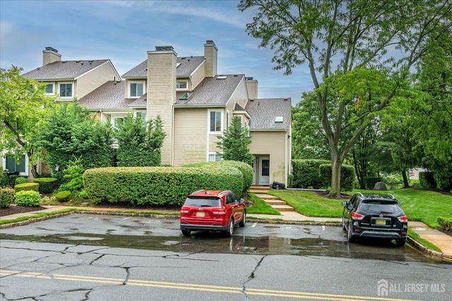 2 Farnham Square, Sayreville, NJ 08859
