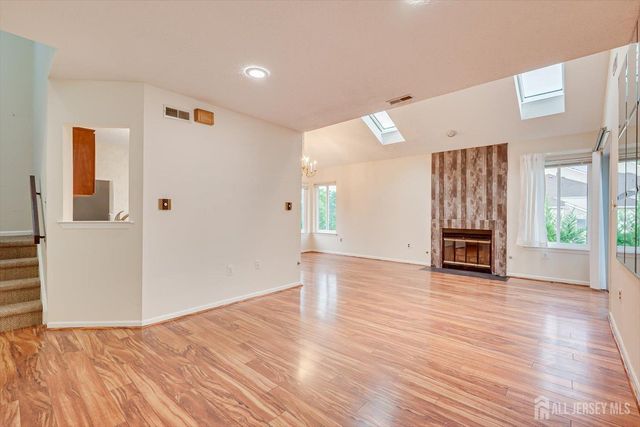 2 Farnham Square, Sayreville, NJ 08859
