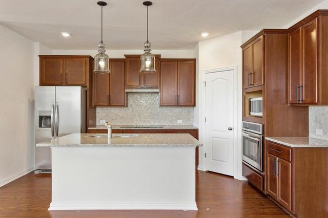1001 Ridge Runner DR, Georgetown, TX 78628
