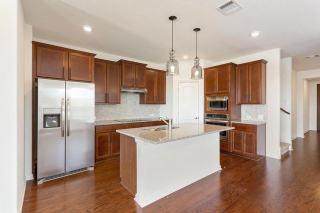 1001 Ridge Runner DR, Georgetown, TX 78628