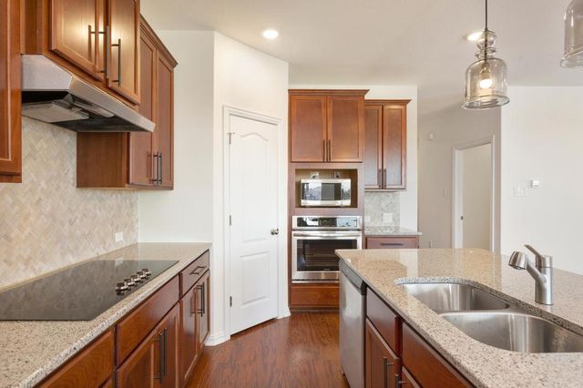 1001 Ridge Runner DR, Georgetown, TX 78628