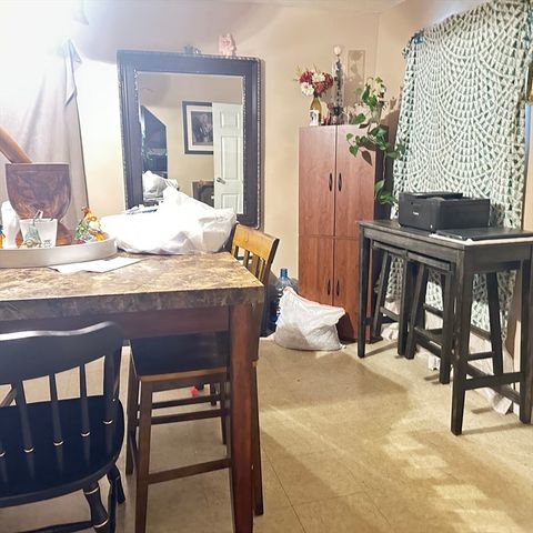 127 Elijah St, Springfield, MA 01109