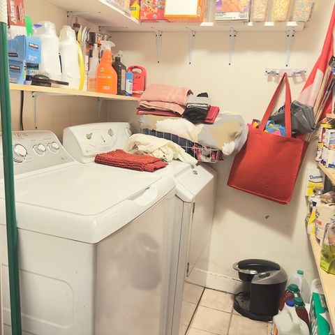 127 Elijah St, Springfield, MA 01109