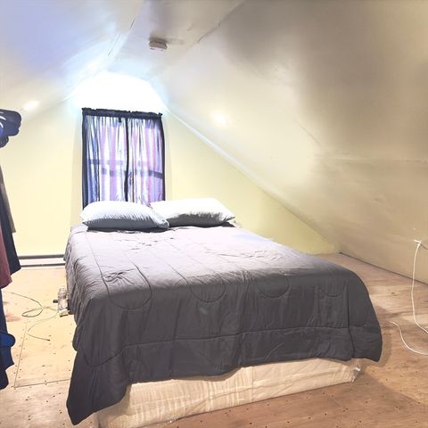 127 Elijah St, Springfield, MA 01109