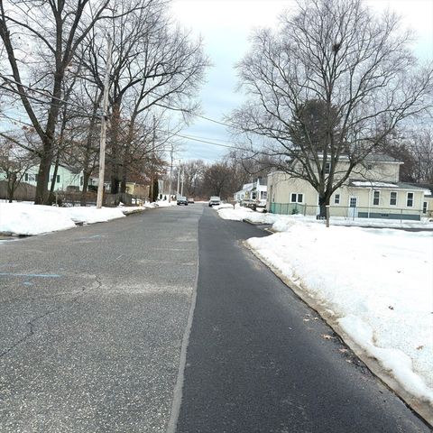 127 Elijah St, Springfield, MA 01109