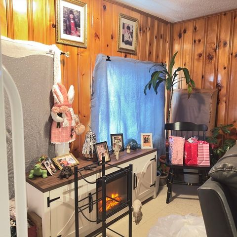 127 Elijah St, Springfield, MA 01109