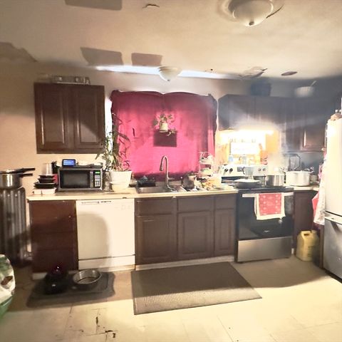 127 Elijah St, Springfield, MA 01109