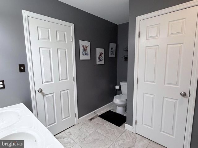 11 MERGANSER DR, Sinking Spring, PA 19608