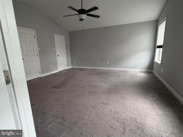 11 MERGANSER DR, Sinking Spring, PA 19608