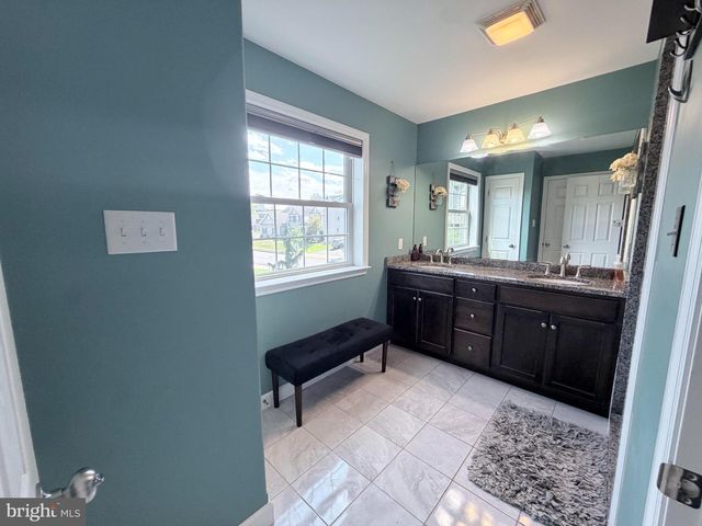 11 MERGANSER DR, Sinking Spring, PA 19608