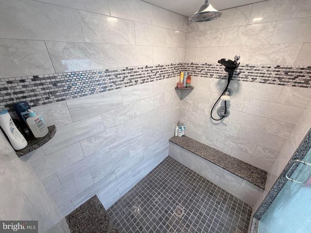 11 MERGANSER DR, Sinking Spring, PA 19608