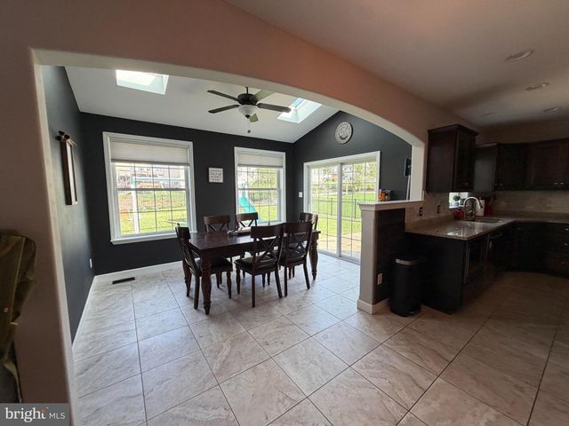 11 MERGANSER DR, Sinking Spring, PA 19608