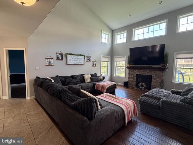 11 MERGANSER DR, Sinking Spring, PA 19608