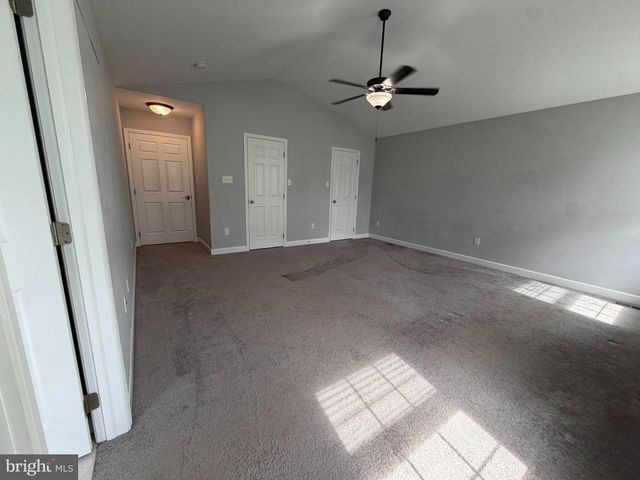 11 MERGANSER DR, Sinking Spring, PA 19608