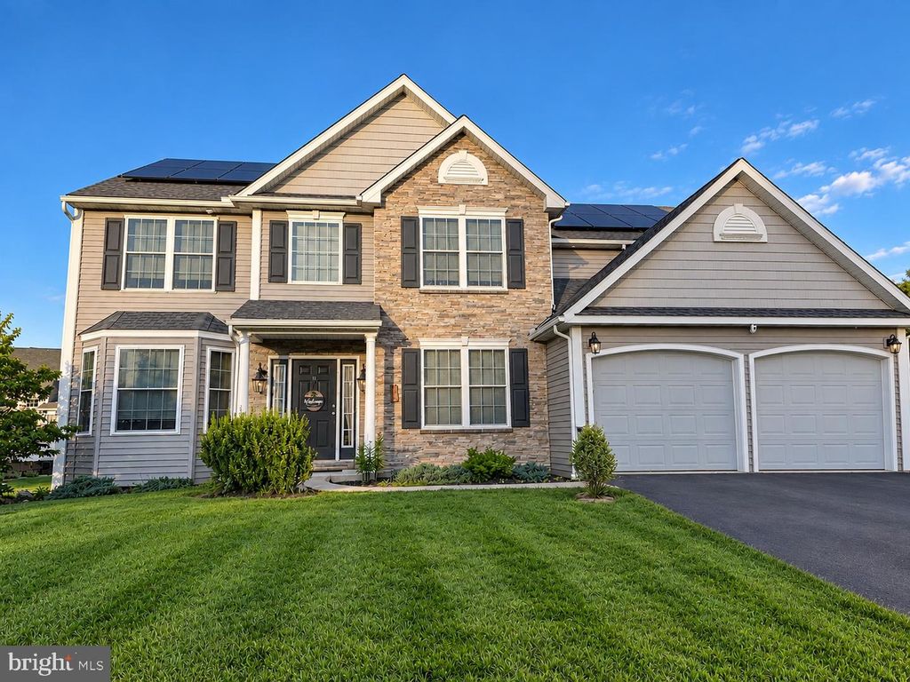 11 MERGANSER DR, Sinking Spring, PA 19608