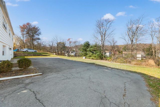 22 Quaker Hill Road, Monroe, NY 10950