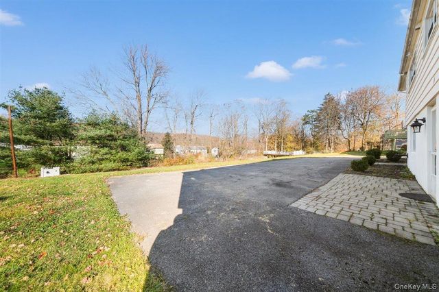 22 Quaker Hill Road, Monroe, NY 10950