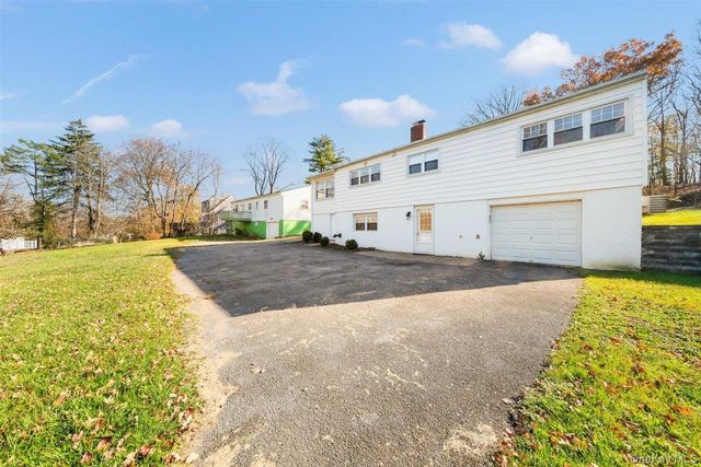 22 Quaker Hill Road, Monroe, NY 10950
