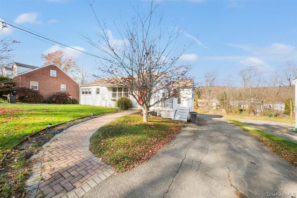 22 Quaker Hill Road, Monroe, NY 10950