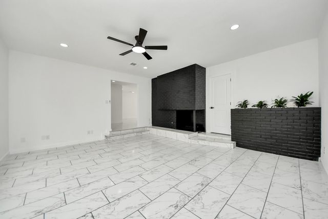 1418 San Sebastian Lane, Nassau Bay, TX 77058
