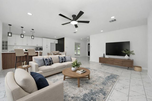 1418 San Sebastian Lane, Nassau Bay, TX 77058