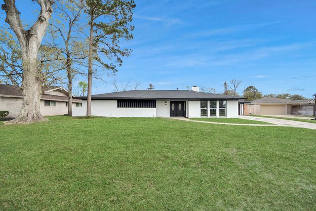 1418 San Sebastian Lane, Nassau Bay, TX 77058