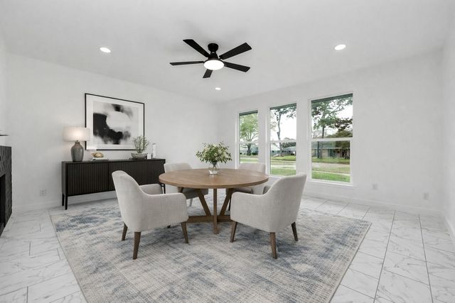 1418 San Sebastian Lane, Nassau Bay, TX 77058
